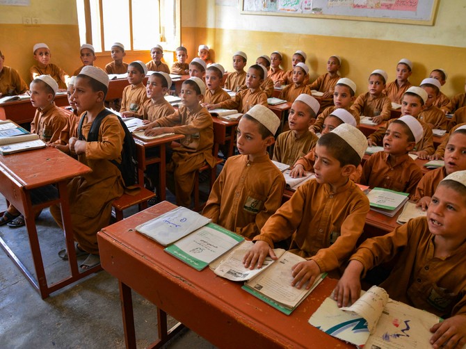 Dečaci u Avganistanu odustaju od obrazovanja jer su se škole pretvorile u verske logore