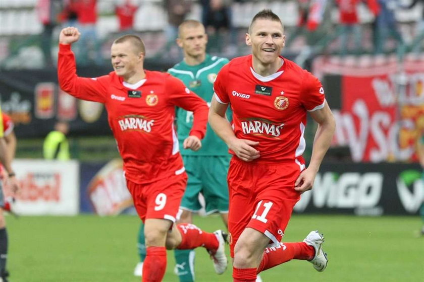 Widzew Łódź kontra Legia Warszawa, gole dla łodzian w tym meczu mają strzelać Darvydas Sernas i Marcin Robak