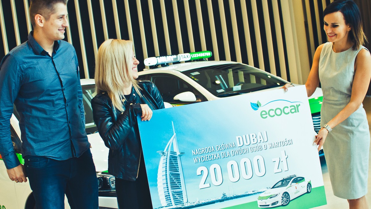 Marcin Barke z Gdańska wygrał wycieczkę do Dubaju o wartości 20 tysięcy zł. Jest to główna nagroda w loterii EcoCar "Klikam, jadę i wygrywam!". Szczęśliwy kurs taksówką EcoCar odbył się w Warszawie. Pan Marcin przyjechał do Warszawy na spotkanie służbowe. Na wycieczkę zabierze swoją żonę Dorotę. Jak przyznają oboje: "to będzie dla nich podróż marzeń".