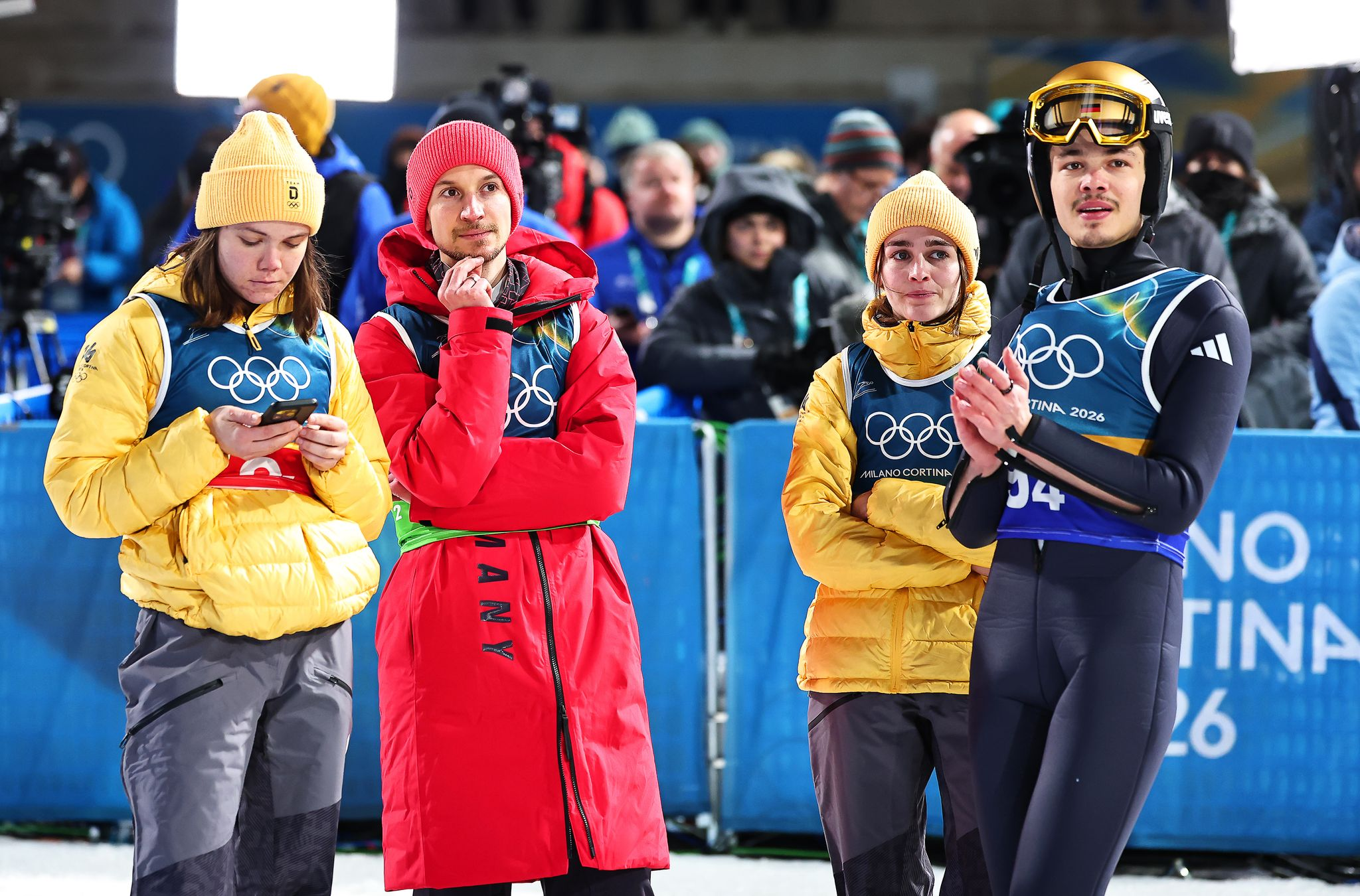 Nur 1,2 Punkte fehlen deutschem Skisprung-Team zu Mixed-Bronze