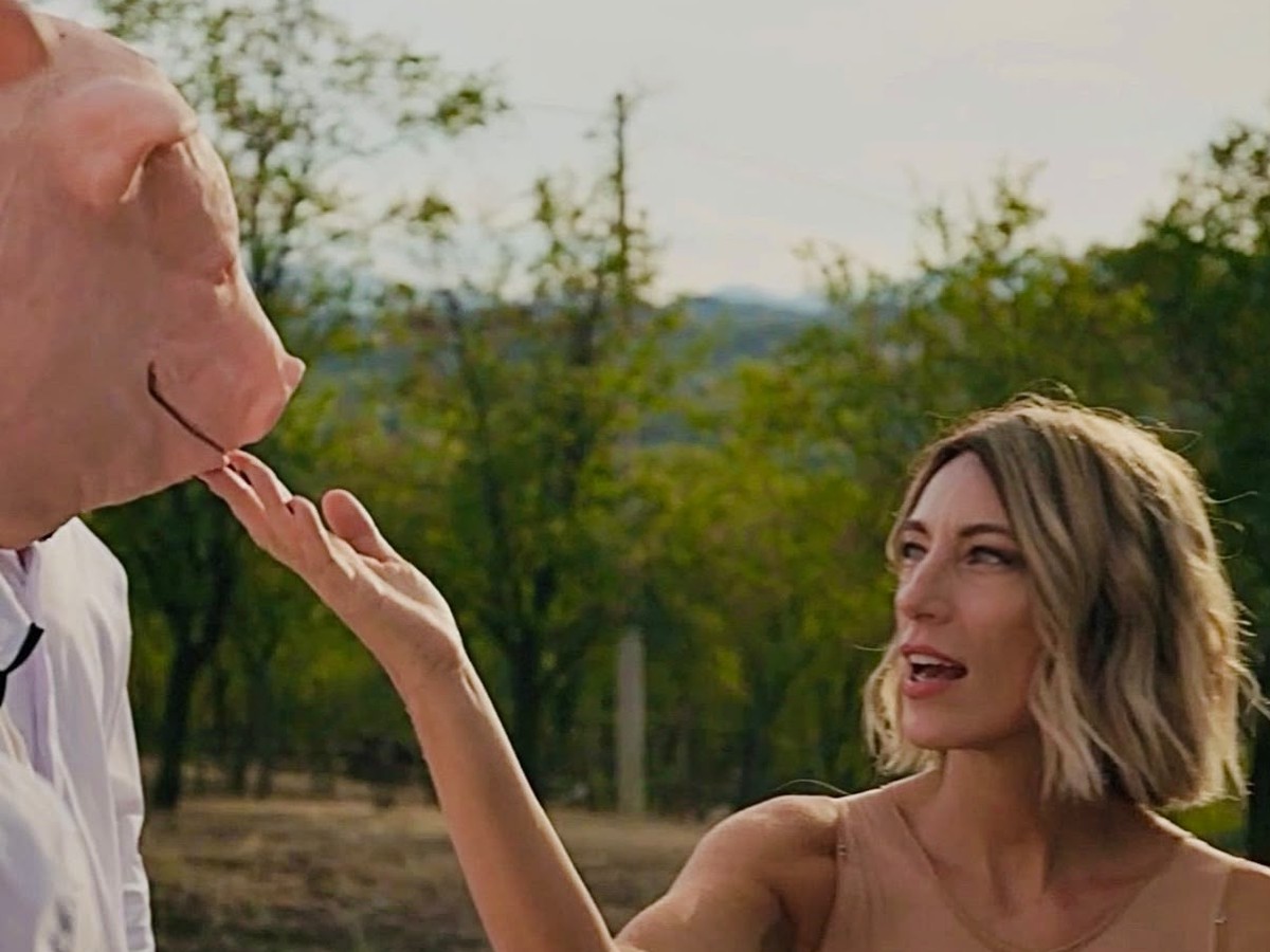 Ana Stanić objavila novu pesmu "Ni gram pametnija"
