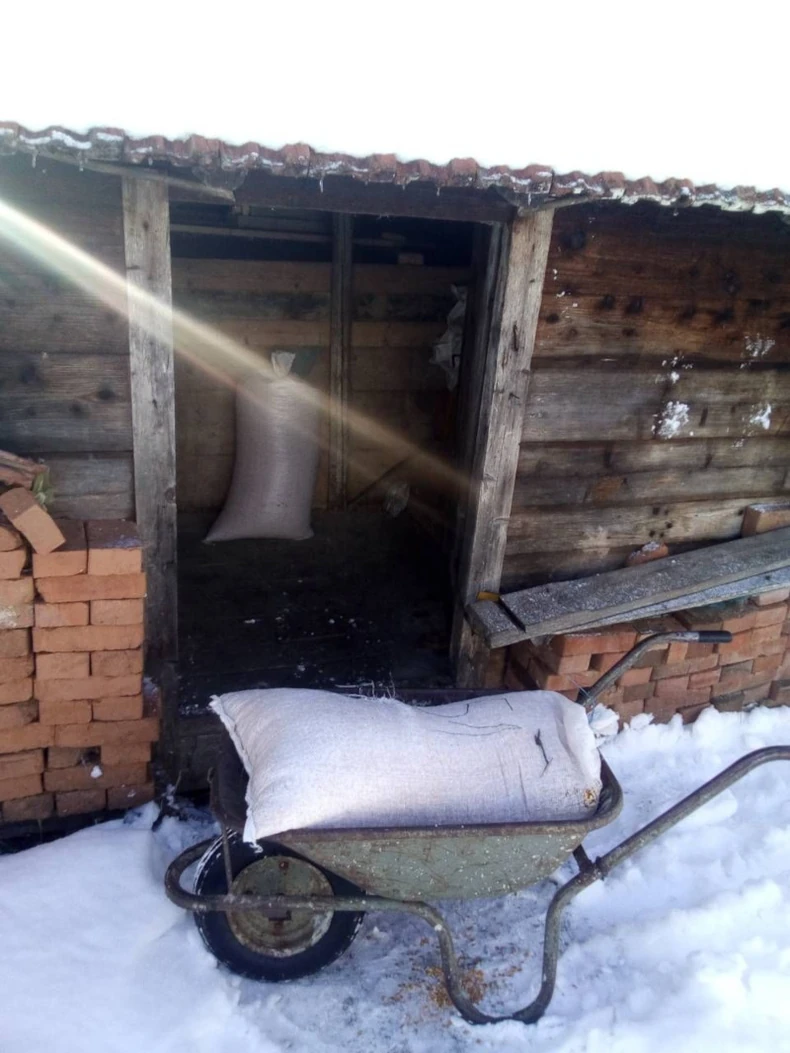 Medvedi ušli u ambar