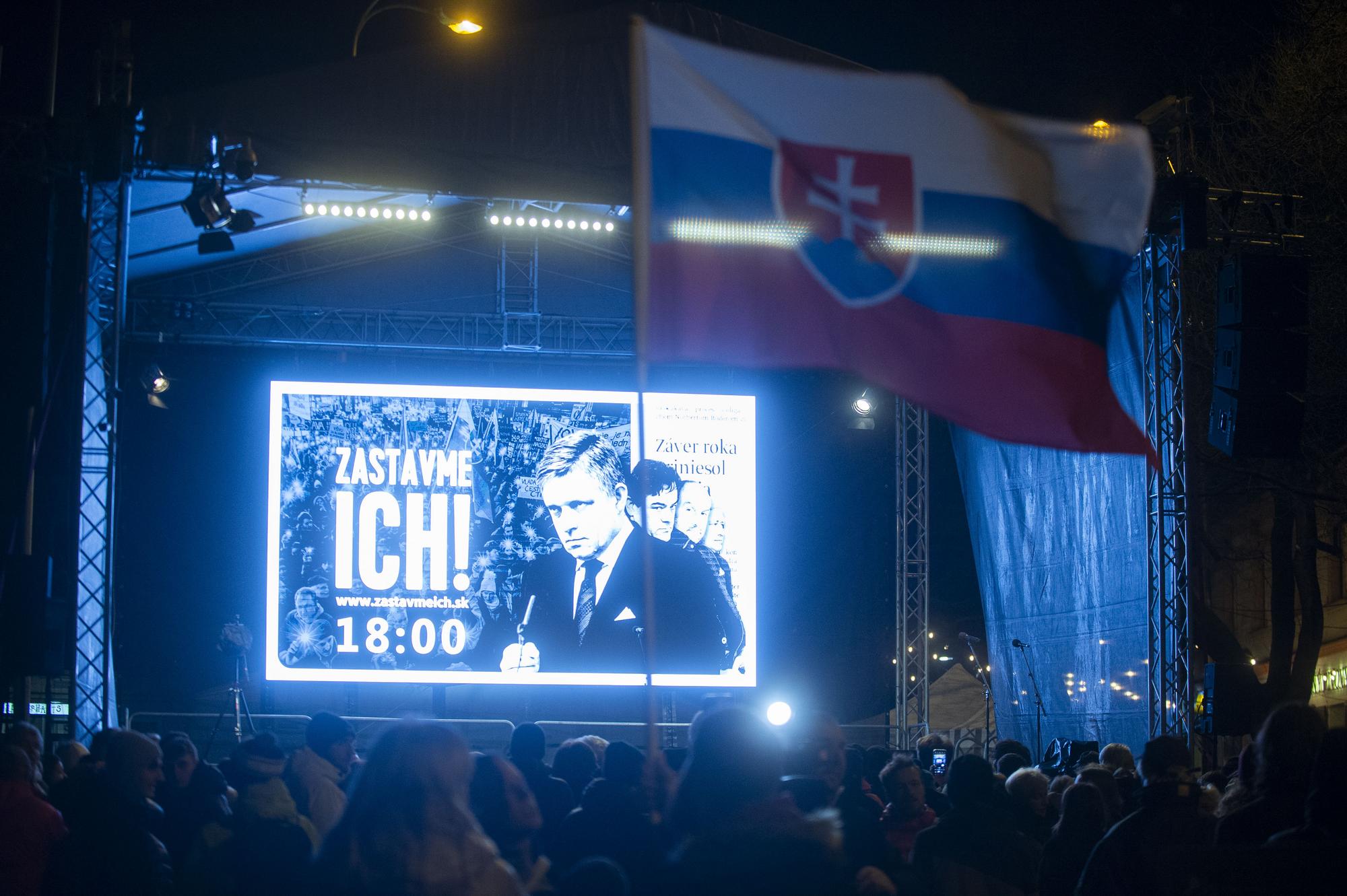 Opozičný protest hnutia Progresívne Slovensko, strany SaS a KDH proti rušeniu ÚŠP a zmenám v Trestnom zákone na Námestí SNP 1. februára 2024 v Bratislave.