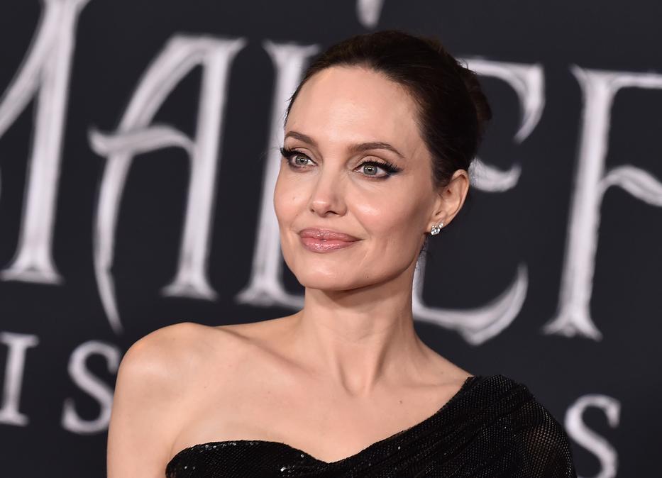 Angelina Jolie azt állítja: Brad Pitt nagy nyomást gyakorolt rá /Fotó: Northfoto