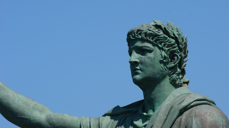 Posąg Nerona w nadmorskim mieście Anzio nieopodal Rzymu