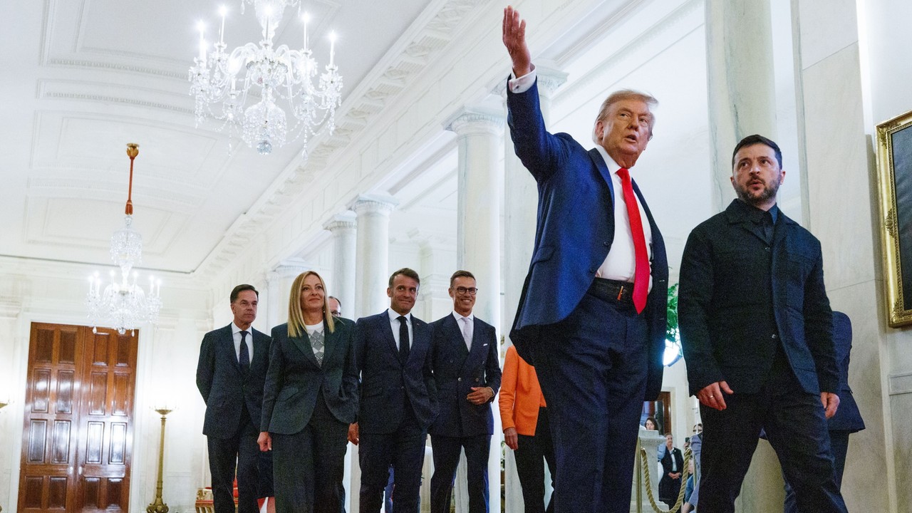 Spotkanie w Waszyngtonie to reality show. Nie tylko Ukraińcy nie mogą ufać Trumpowi. "Śmieję się. Ameryka traci wiarygodność na całym świecie"