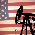 Ropa naftowa blisko najwyższych poziomów cen od trzech miesięcy


