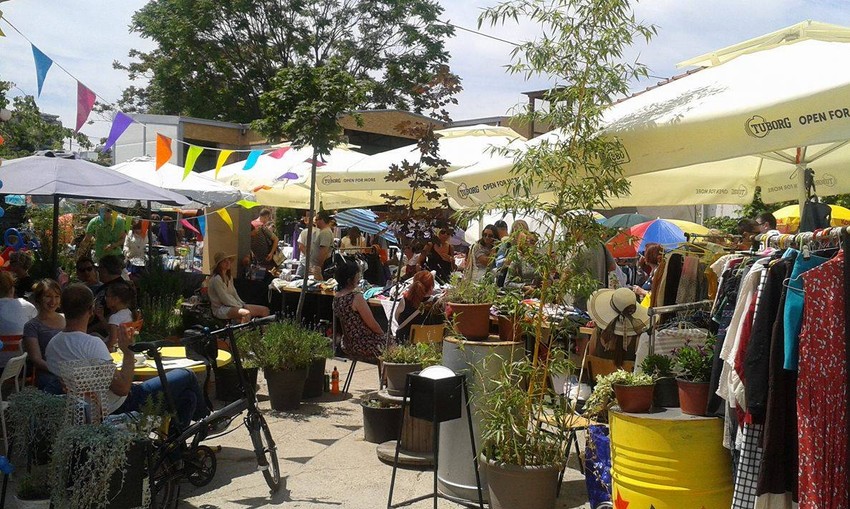 Gužva na prvoj dorćolskoj buvljoj pijaci 