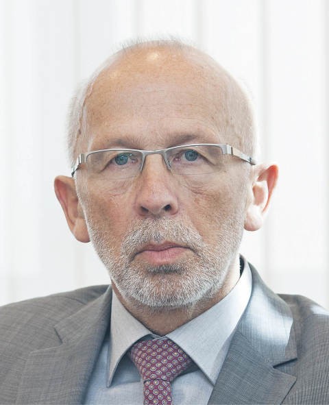 Wiesław Rozłucki, ekspert niezależny