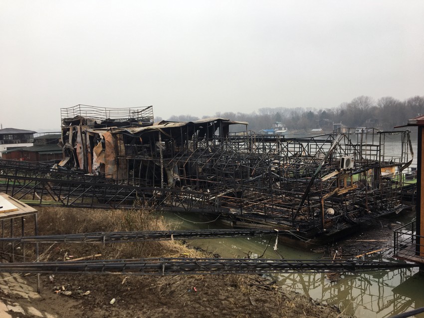 Splav Cunami požar Blok 45