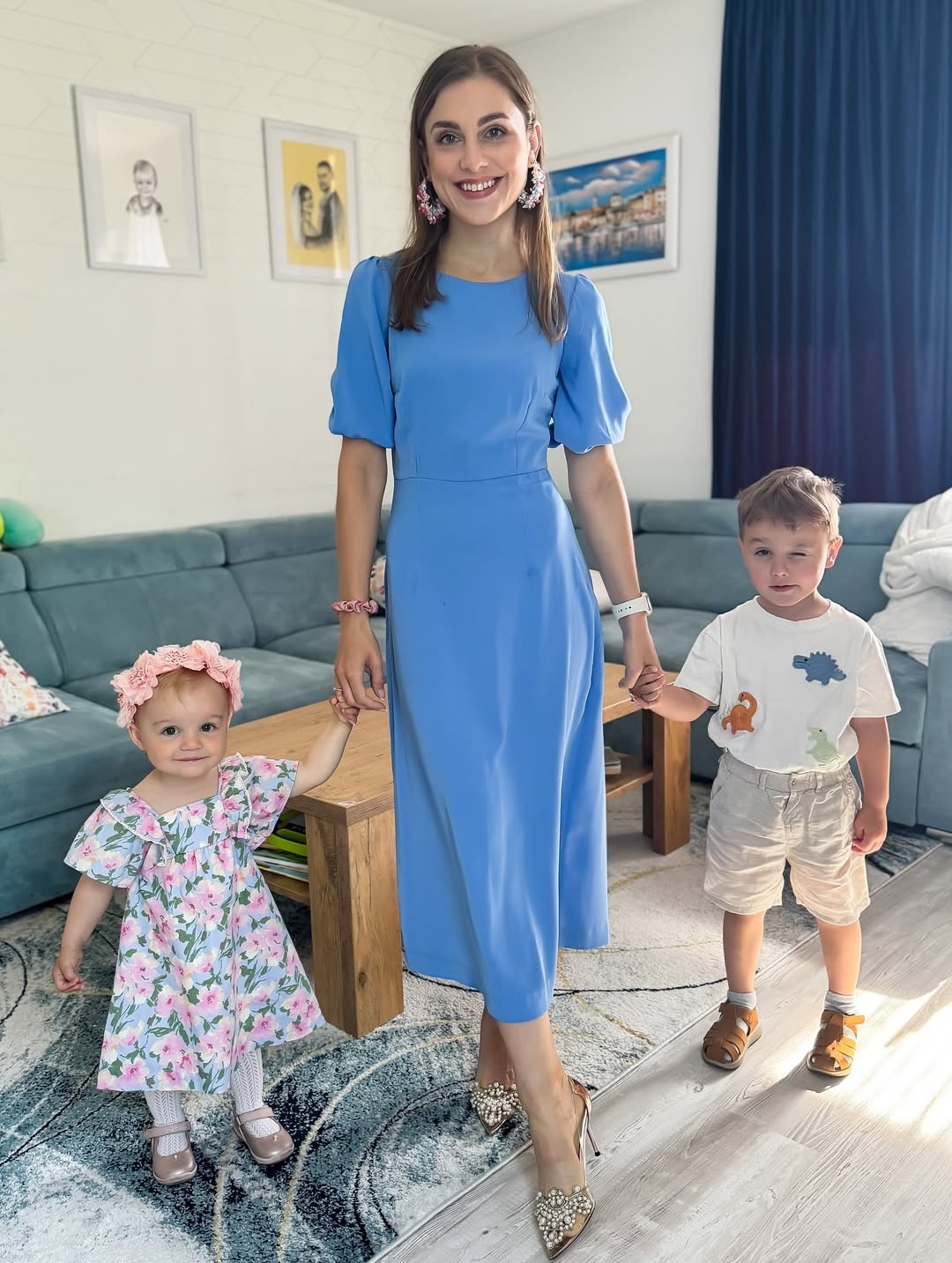 Speváčka Dominika Jurena s deťmi.