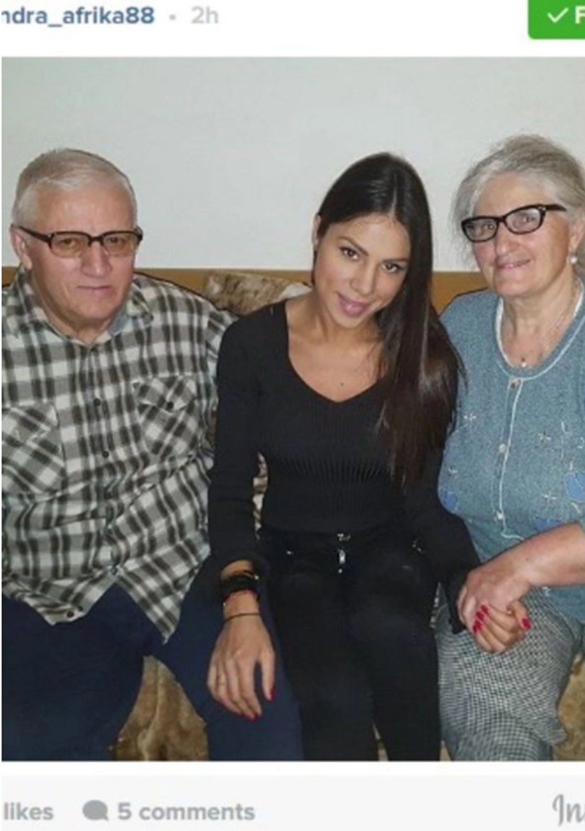 Sandra Afrika sa babom i dedom