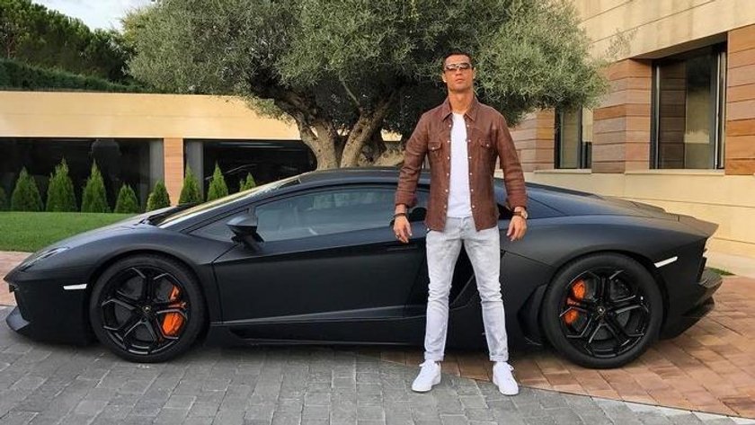 Ronaldo jechał z dziewczyną... poczuł potworny ból