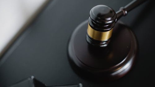 Brutális bántalmazás Budapesten: együtt italoztak, majd vasalóval verte félholtra a kedvesét egy féltékeny férfi
