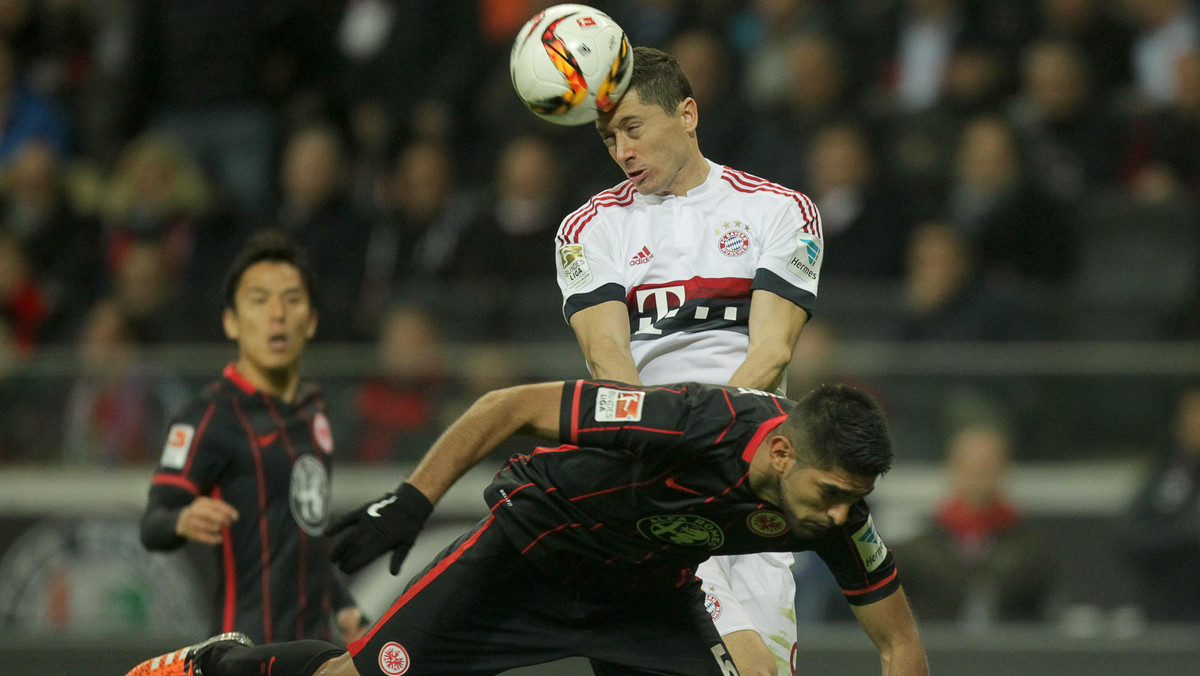 Robert Lewandowski musi w sobotę znowu zmierzyć się z obrońcą Eintrachtu Frankfurt – Carlosem Zambrano.