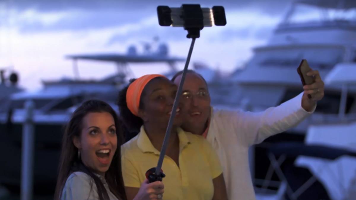 UnReal - zautomatyzowany kijek do selfie. Czego to ludzie nie wymyslą