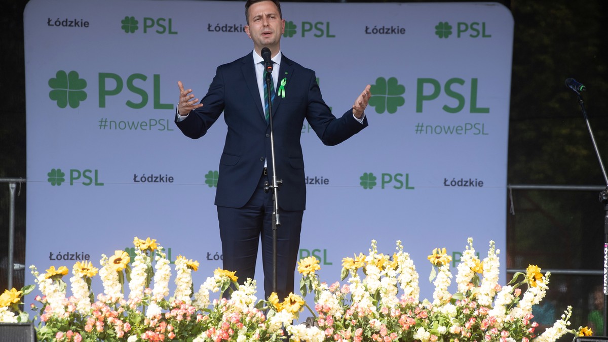 - Nie wyobrażam sobie jednej listy z lewicą, my zapraszamy do budowy Koalicji Polskiej, do budowy umiarkowanego centrum - mówi szef PSL. Kosiniak-Kamysz wspominał o potrzebie powstania dwóch bloków: umiarkowanie centrowym i lewicowym.