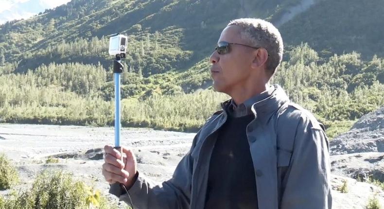 Barack Obama uses selfie stick in Alaska