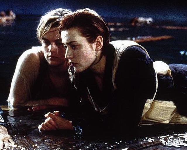 Végre kiderült, miért nem mászhatott fel a Titanicban Jack arra az ajtóra Rose mellé! 