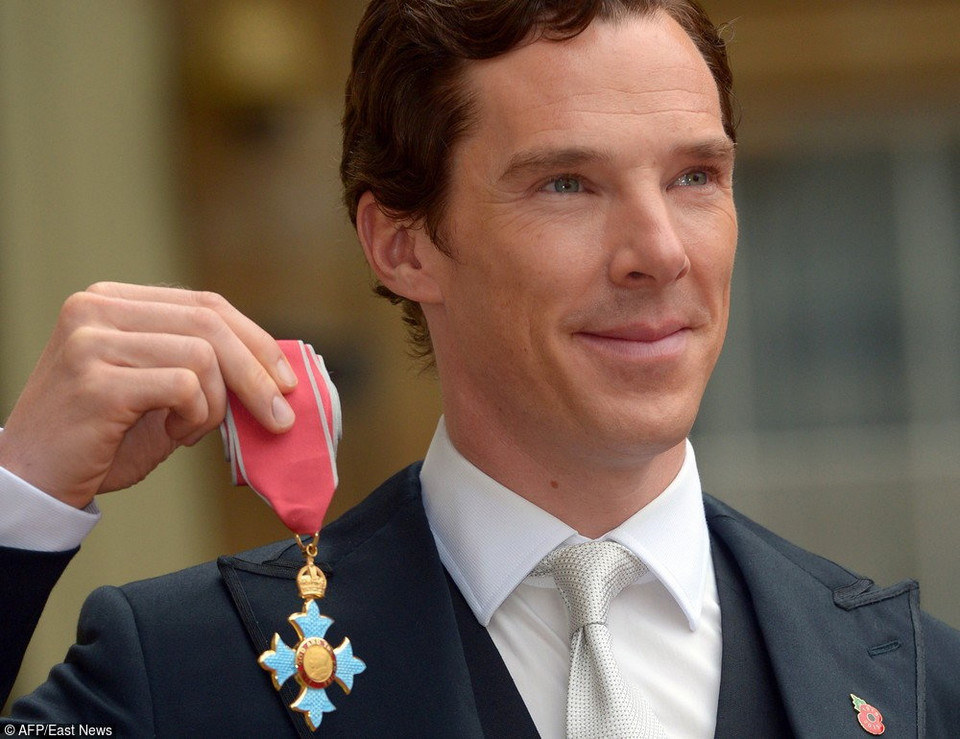 Benedict Cumberbatch uhonorowany przez królową Elżbietę II