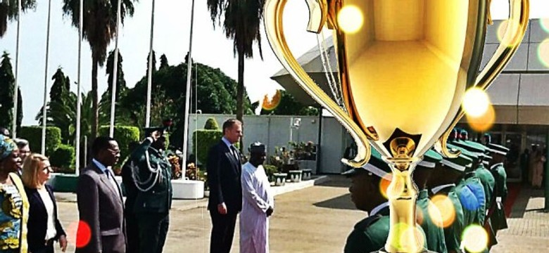 Na odsiecz Stasiowi i Nel? MEMY z Tuskiem w Nigerii