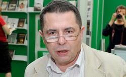 "Komedianci, czyli Konrad nie żyje". Premiera sztuki Bronisława Wildsteina w TVP Kultura