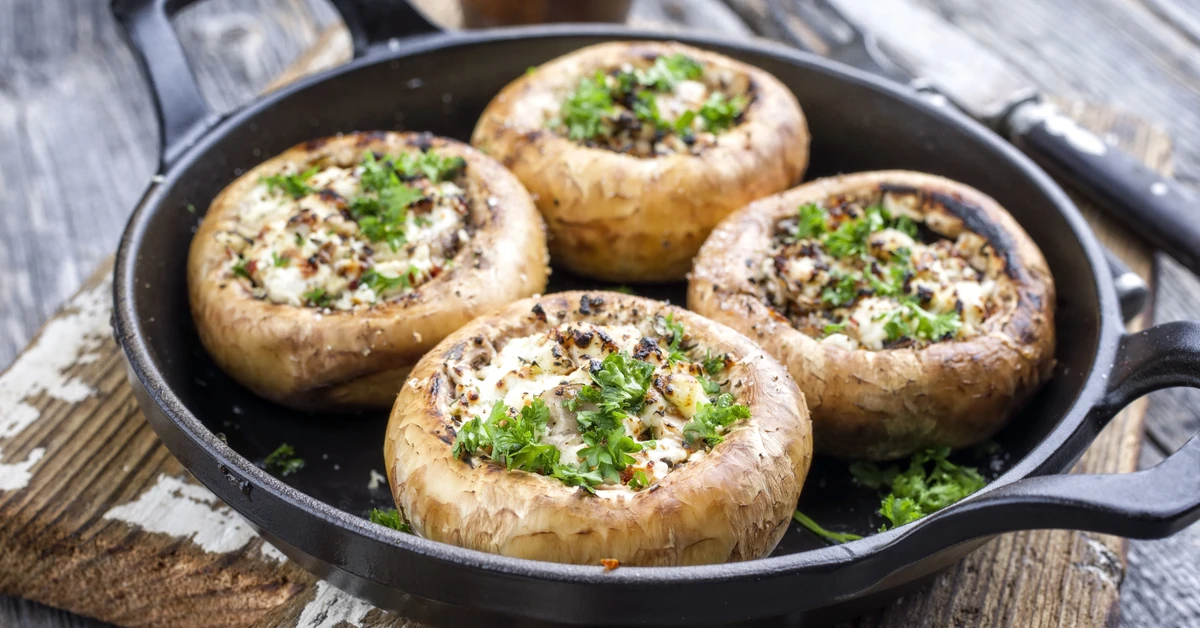 Pyszny obiad na środę. Podajemy przepis, Ty gotujesz. Faszerowane pieczarki