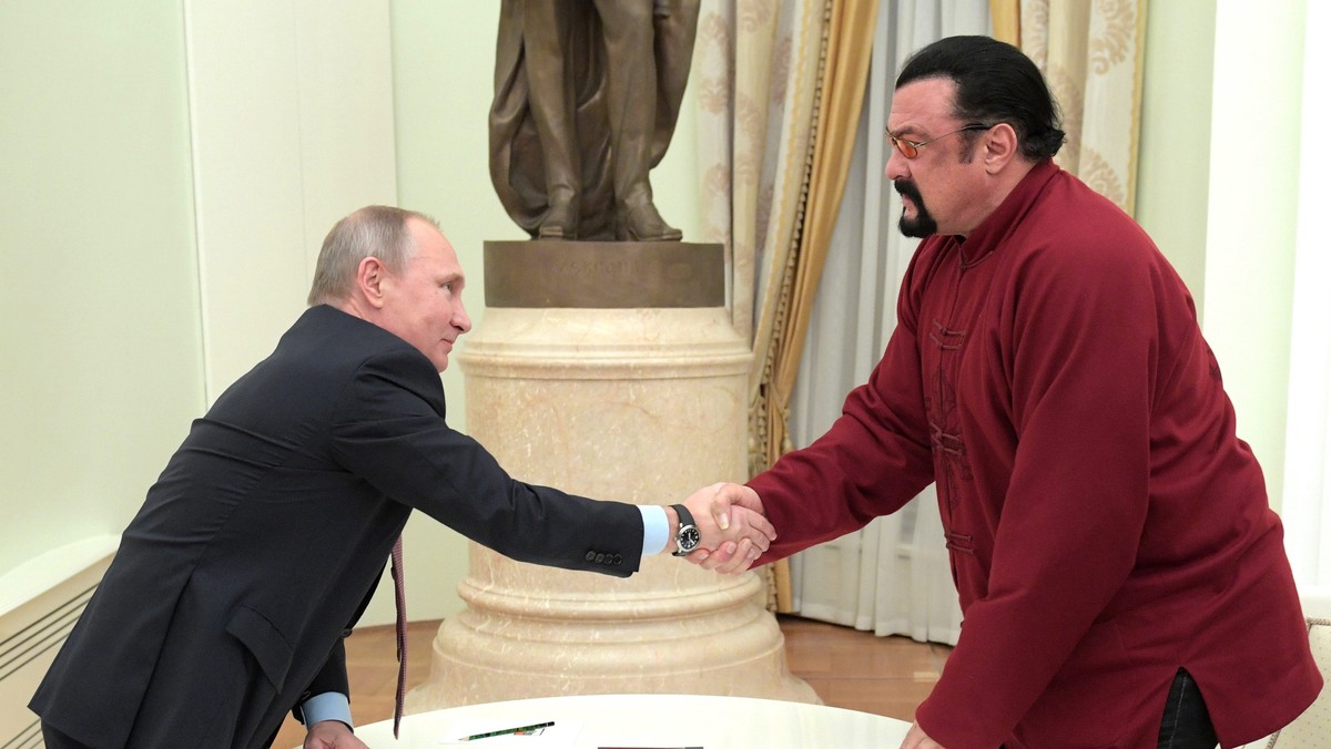 epaselect RUSSIA PUTIN SEAGAL (President Putin meets with US actor Steven Seagal in Kremlin)