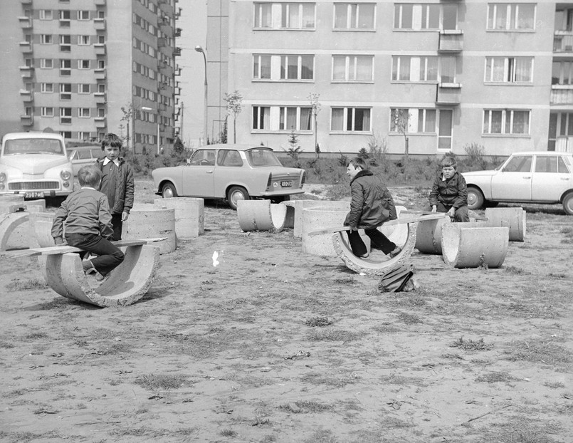 Ten QUIZ to kilka szybkich pytań o życie w czasach PRL. Będzie 200 proc. normy?