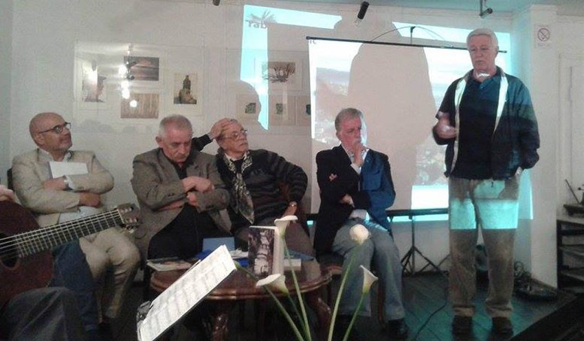 Glumac Aljoša Vučković recituje pesmu "Greh"