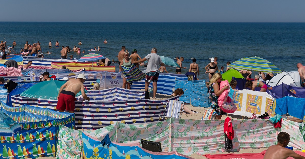 Piątek po Bożym Ciele dniem ustawowo wolnym od pracy - czy trzeba było anulować wnioski urlopowe?