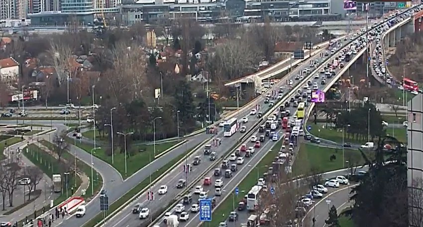 Kolona vozila na Gazeli