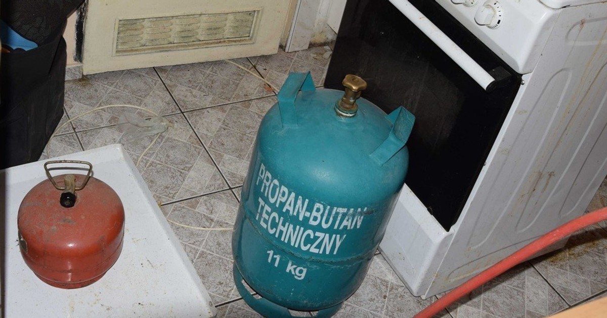 Groza w Starych Juchach. Pijany wpuszczał gaz na klatkę schodową. "Zagrożenie wybuchem"