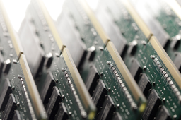 Bitwa o chipy dopiero się zaczyna. Donald Trump rzucił Warszawie pierwsze wyzwanie