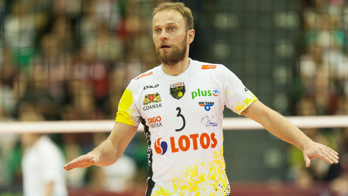 Lotos Trefl Gdańsk po raz drugi w sezonie pokonał w ligowym meczu Zaksę Kędzierzyn-Koźle. - Jesteśmy jedynym zespołem, który wygrał z Zaksą, ale to kompletna drużyna - powiedział najlepszy siatkarz spotkania, libero Lotosu Trefla Piotr Gacek, który przed laty był siatkarzem kędzierzynian.