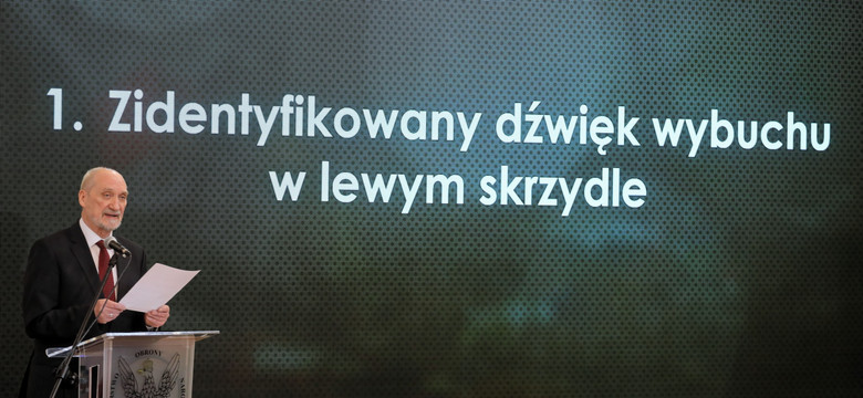 Macierewicz przedstawił raport smoleński. "Przyczyną wybuch na lewym skrzydle"