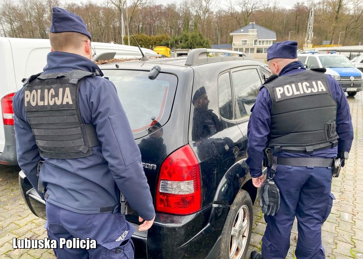 Kradzież auta na lawetę. Mundurowi odzyskali 6 pojazdów