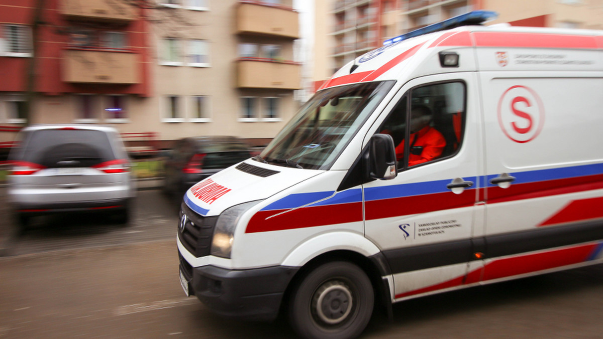 Siemiatycze: pacjent zmarł w karetce przed zamkniętym szpitalem