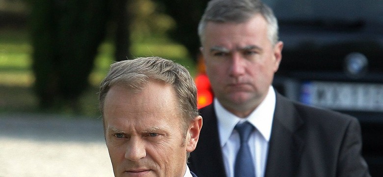 Generał doigrał się bo prywatnie jeździł służbowym autem. Tak Tusk dobierze mu się do skóry