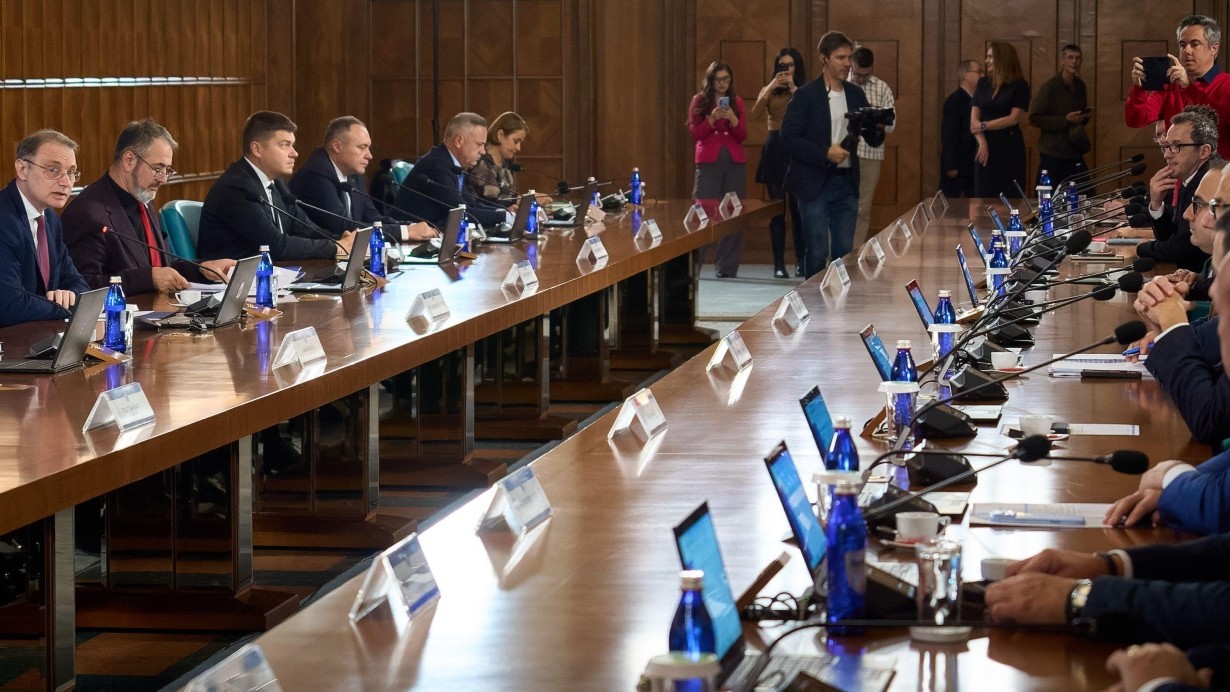 Imagine Stire Primele date din rectificarea bugetară a Guvernului: cine primește bani în plus și ce se întâmplă cu salariile bugetarilor | 2review.ro
