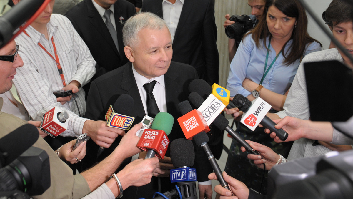 Naród polski został obrażony w sposób niezwykle drastyczny, więc tu potrzebne są jednoznaczne przeprosiny i to nie ze strony urzędników nawet wysokiego szczebla, ale ze strony prezydenta USA Baracka Obamy - oświadczył prezes PiS Jarosław Kaczyński.