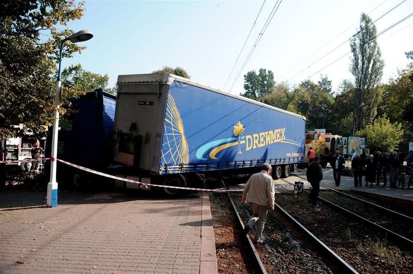 Warszawa sparaliżowana. Wypadek z WKD!