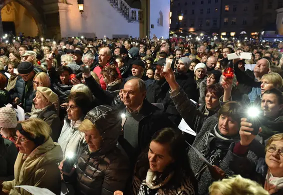 Tłumy w Krakowie pożegnały Leonarda Cohena