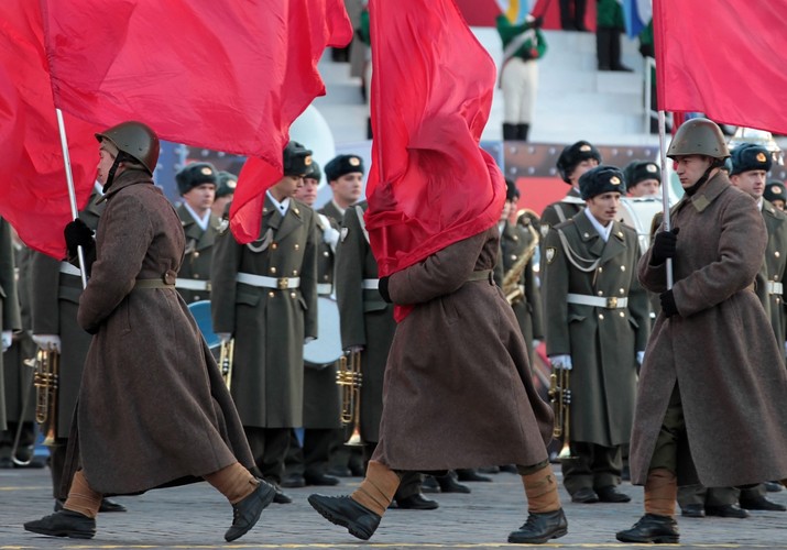 Historyczna parada na Placu Czerwonym