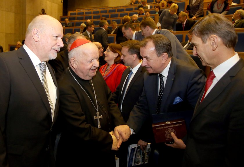 Stanisław Dziwisz i Wojciech Kozak wicemarszałek Małopolski