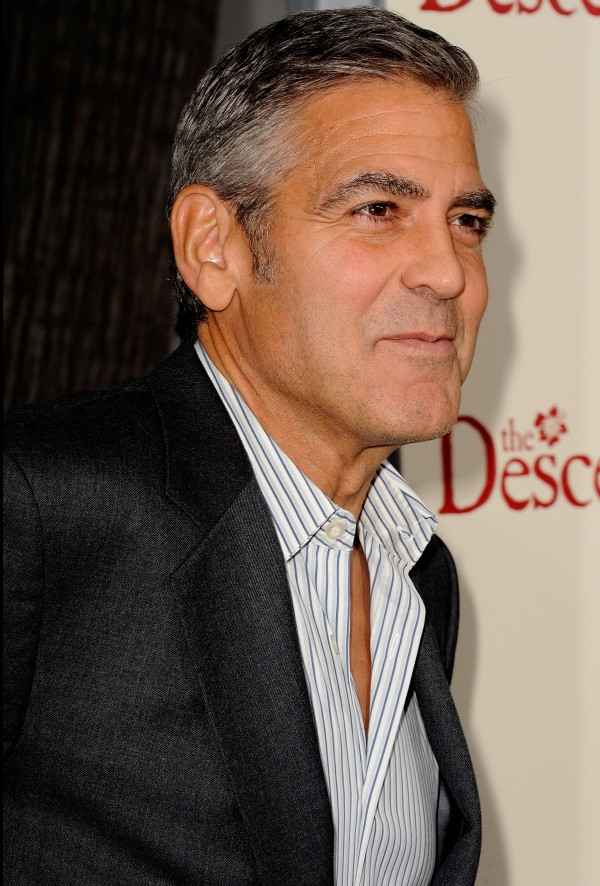 George Clooney i Stacy Keibler na premierze "The Descendants"