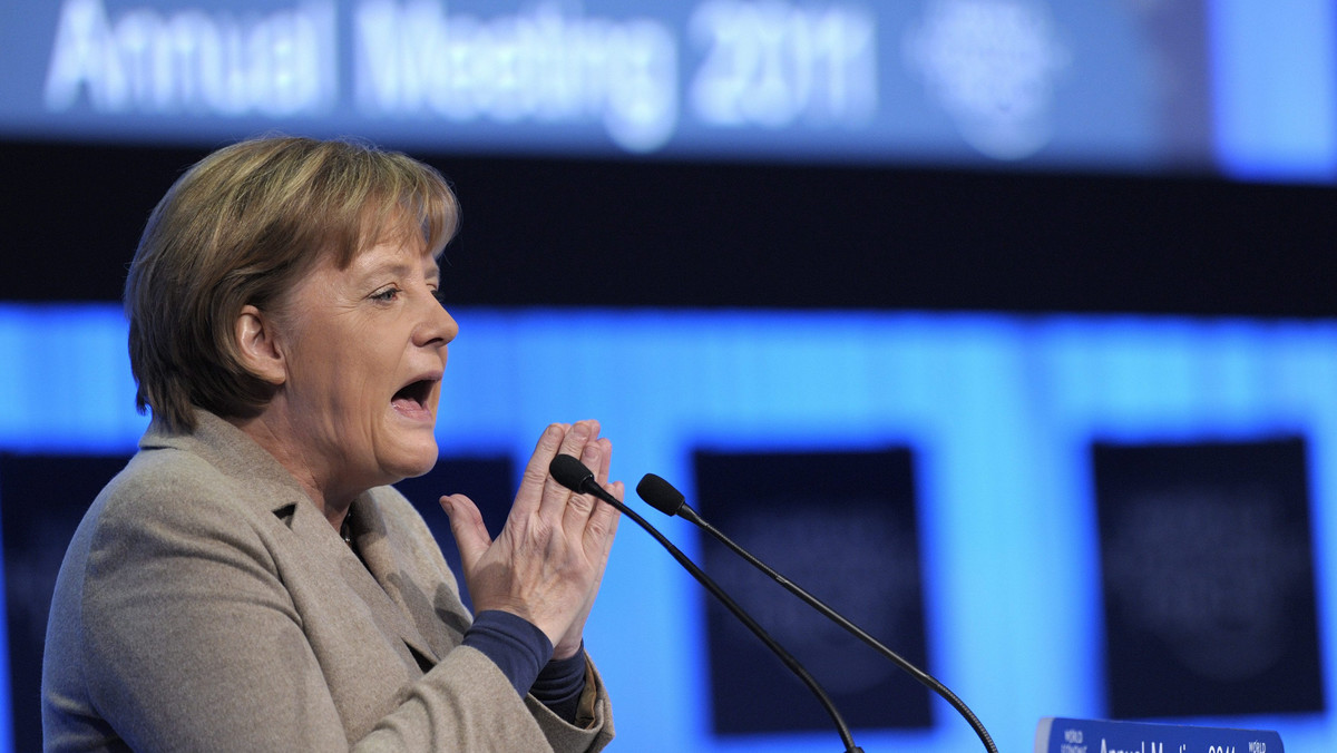 Nadmierny dług publiczny jest największym zagrożeniem dla prosperity w Europie - oświadczyła kanclerz Niemiec Angela Merkel na Światowym Forum Ekonomicznym w Davos.