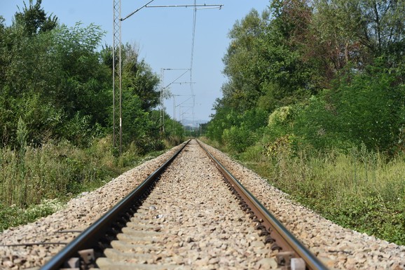 OBNOVA ŽELEZNIČKIH STANICA NA JUGU SRBIJE Međurovo, Doljevac i Belotinac DOBIJAJU NOVI SJAJ! Evo šta sve čekamo posle 15. juna