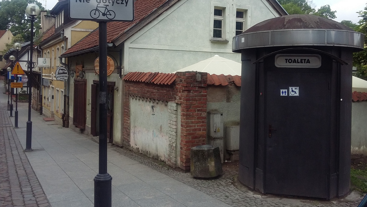 Aby Olsztyn był światowym miastem, wzorem innych musi mieć szeroki dostęp do toalet. Tak wynika z opinii niektórych radnych. Czy jednak dostępnych ubikacji będzie wystarczająca ilość? Służby miejskie zapewniają, że raczej tak.