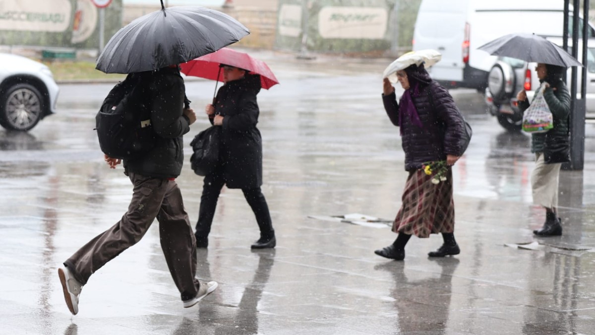 Șapte județe și București lovite marți și miercuri de ploi torențiale. Harta zonelor vizate de avertizarea meteo ANM cod galben